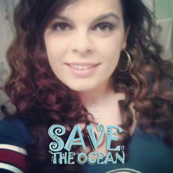 Profile Picture of Shawna Shepherd (@yourgeekstory) on Poshmark