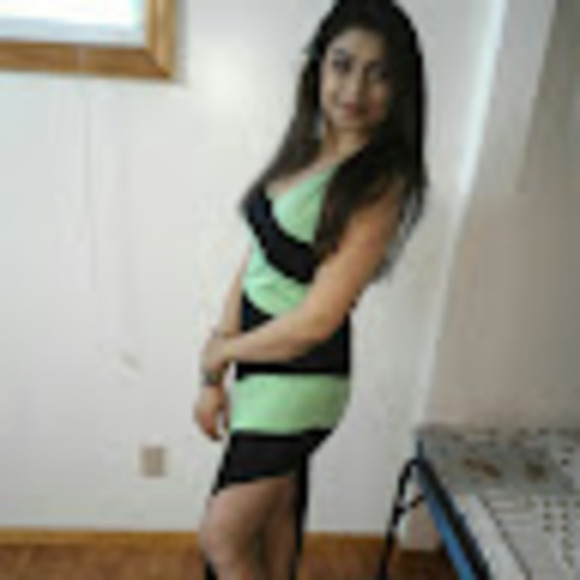 Profile Picture of Devika Patel (@devika1023) on Poshmark
