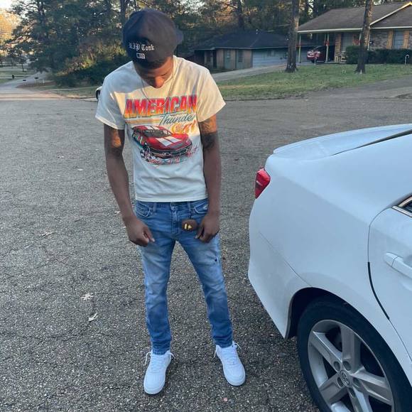 Profile Picture of Chad Mix (@chadmix52) on Poshmark