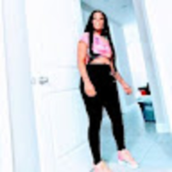 Profile Picture of Sheree Sheree (@shereesheree830) on Poshmark