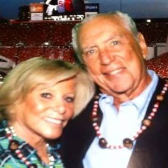 Suzy Tenser - Poshmark Profile Picture of Suzy Tenser (@jerszy10) on Poshmark