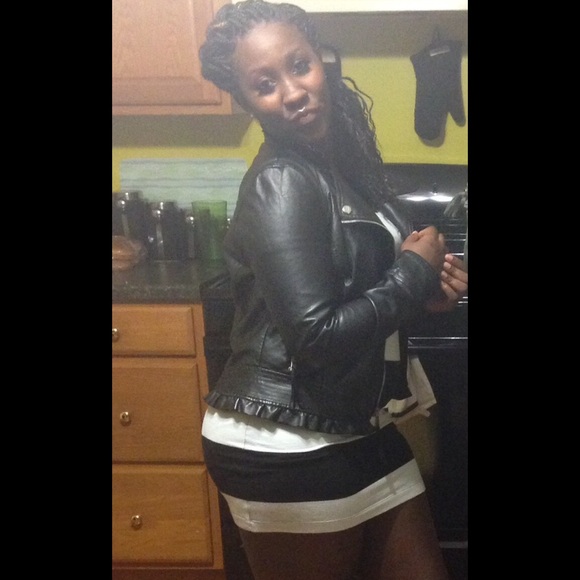 Profile Picture of Kevanna Renee (@kevannarenee820) on Poshmark