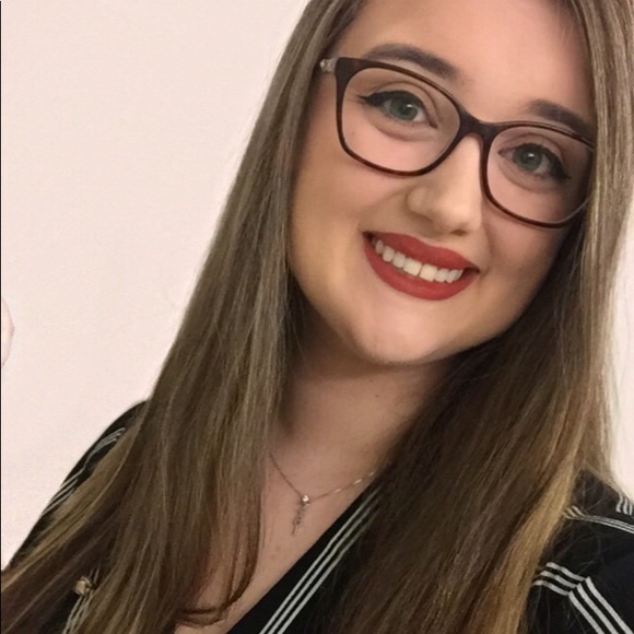 Profile Picture of Ally Wiacek (@allywiacek) on Poshmark