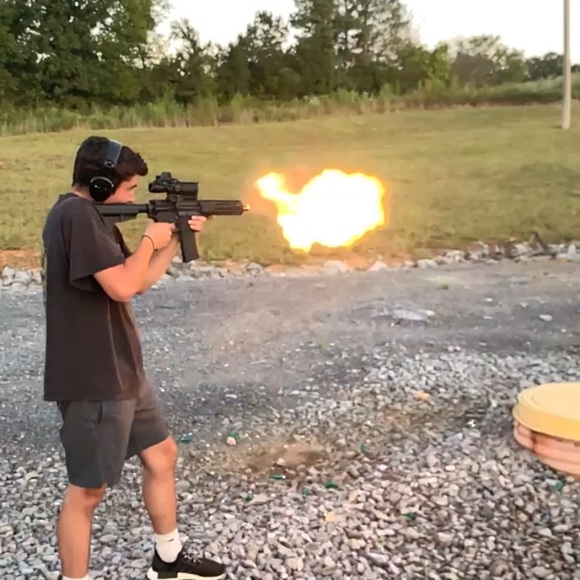 Derek Lance - Poshmark Profile Picture of Derek Lance (@dereklance) on Poshmark