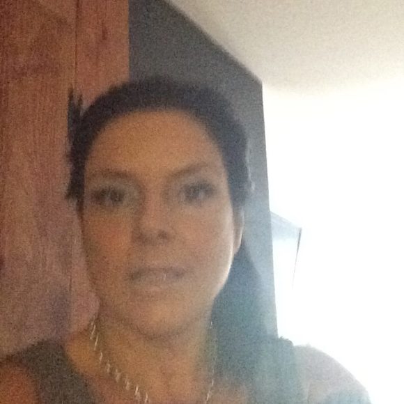 Profile Picture of Lorraine Gauthier (@merlinpinpin007) on Poshmark