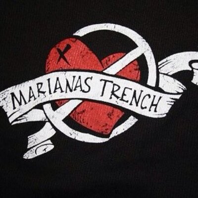 Profile Picture of Please Pick Me Mandy (@TayLikesBands) on Twitter