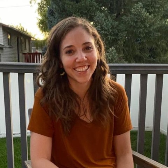 Profile Picture of Shelly Hummert (@shummert) on Poshmark