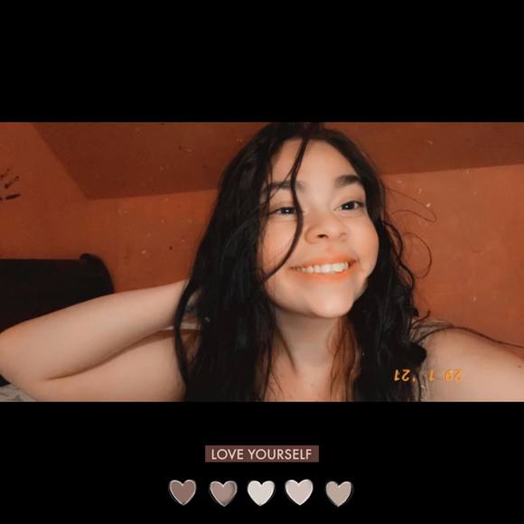 Profile Picture of Lorene Henderson (@lorenehender411) on Poshmark