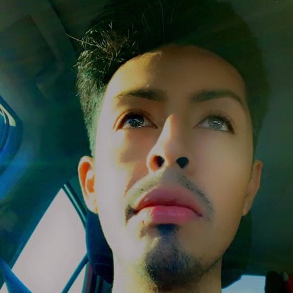 Profile Picture of Robert Arrazola (@robertinho14) on Poshmark