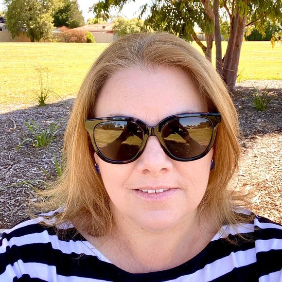 Profile Picture of Kerron Worsdell (@kerron_worsdell) on Poshmark