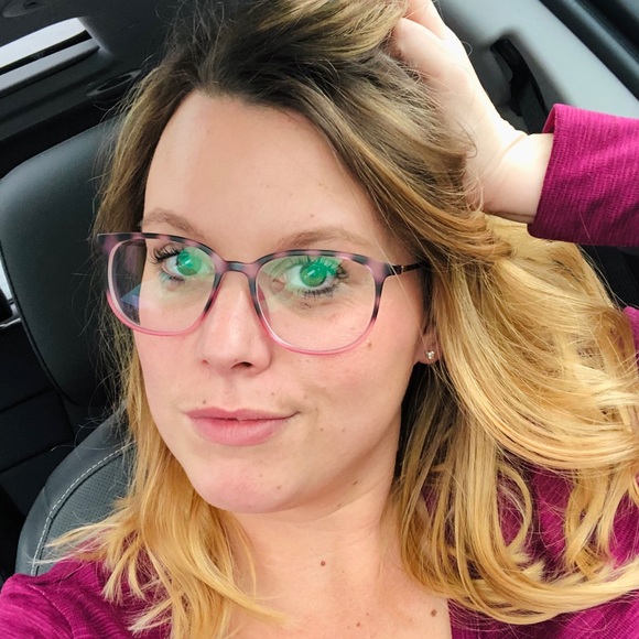 Kelly Cheaney - Poshmark Profile Picture of Kelly Cheaney (@misscheaneyyy) on Poshmark