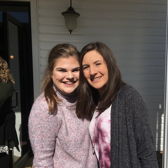 Profile Picture of Addie Walker (@add_walk) on Poshmark