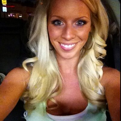 Profile Picture of Michelle Muncy (@DoubleMballs) on Twitter