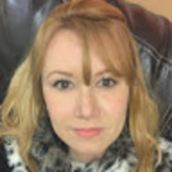 Profile Picture of Dianeth Miele (@dianethmiele) on Poshmark