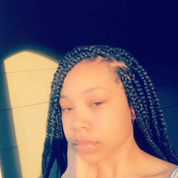 Profile Picture of Ayvianna Mckinsey (@shuppy2222) on Poshmark