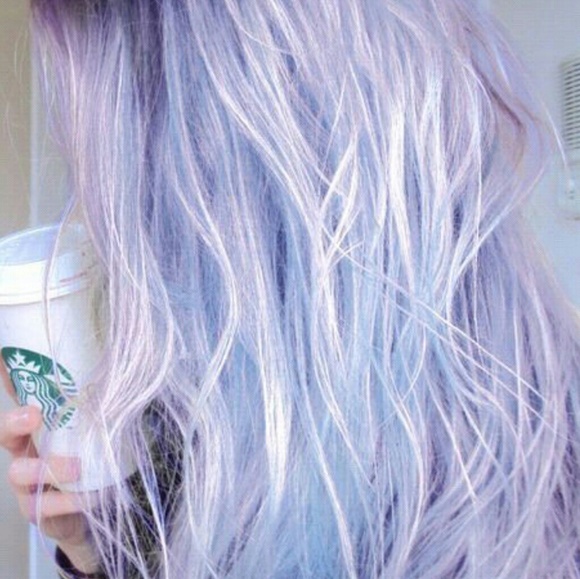 Profile Picture of Amber Delfavero (@amber204) on Poshmark