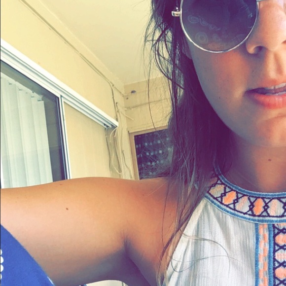Profile Picture of Carly Keene (@carkeene) on Poshmark