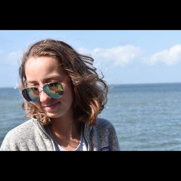 Profile Picture of Danielle Windham (@elliehwindham) on Poshmark