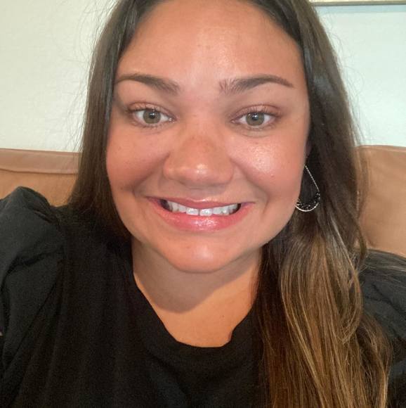 Profile Picture of Danielle Montalvo (@dmo86) on Poshmark