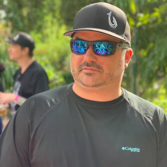 Profile Picture of Matthew Golden (@mrgolden78) on Poshmark