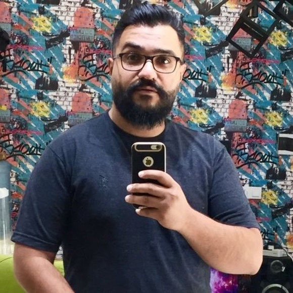 Profile Picture of Naser Vafaee (@bofalo_2027) on Poshmark