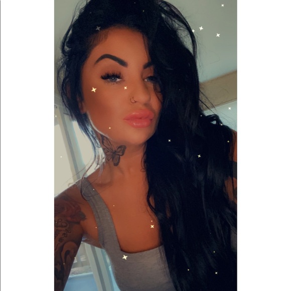 Profile Picture of Haley Smoot (@haleysmoot518) on Poshmark
