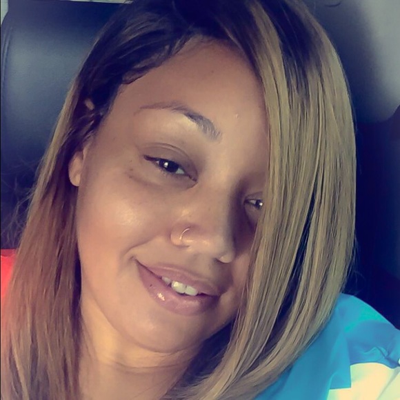 Profile Picture of Erika Moody (@erikashlee) on Poshmark