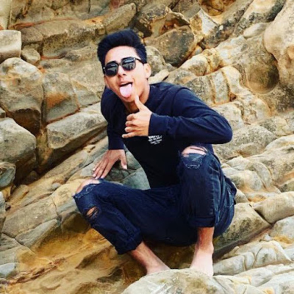 Matt Munoz - Poshmark Profile Picture of Matt Munoz (@mattmunoz08) on Poshmark