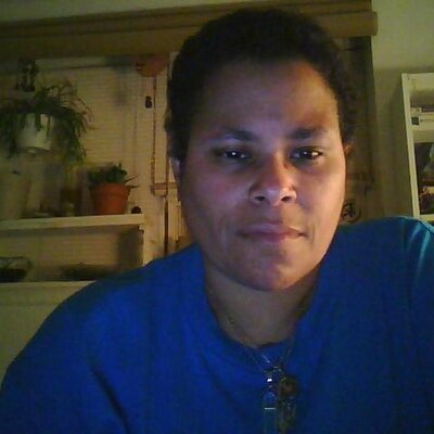 Profile Picture of Esperanza A. Molina (@brknaro7) on Twitter