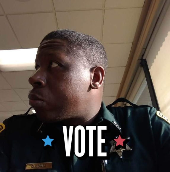 Profile Picture of Dandre Jones (@drejones25) on Poshmark