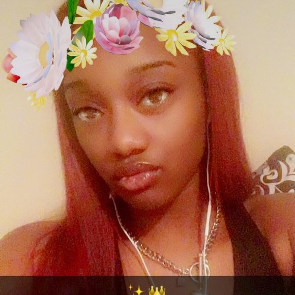 Profile Picture of Ariel Logan (@miosha98) on Poshmark