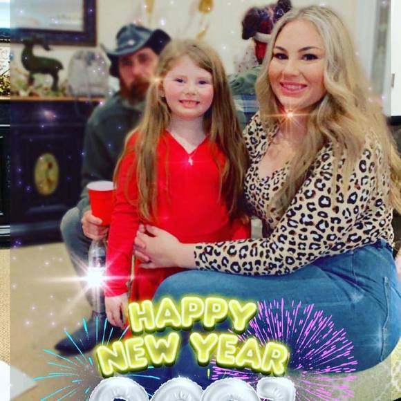 Profile Picture of Amanda Redecker (@redeckeramanda) on Poshmark