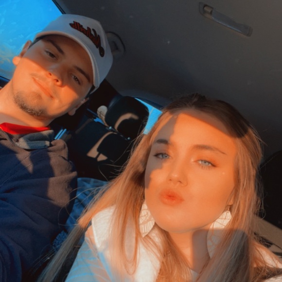 Profile Picture of Clara Bennett (@clara3670) on Poshmark