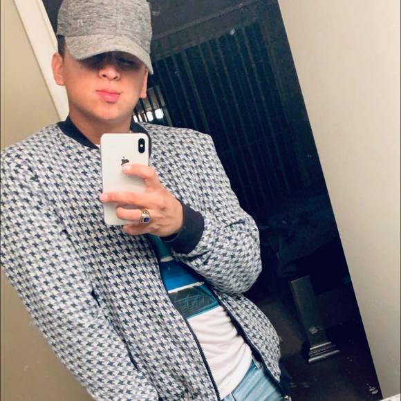 Profile Picture of Frank Bautista (@frank_bautista) on Poshmark