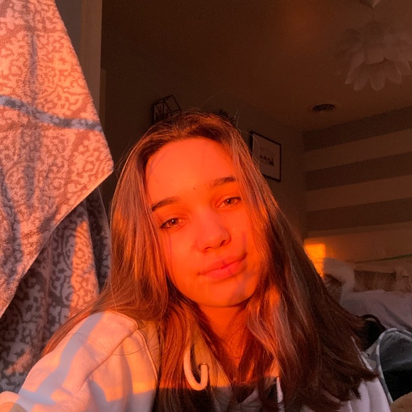 Profile Picture of Paige Hurdle (@paige_6501) on Poshmark