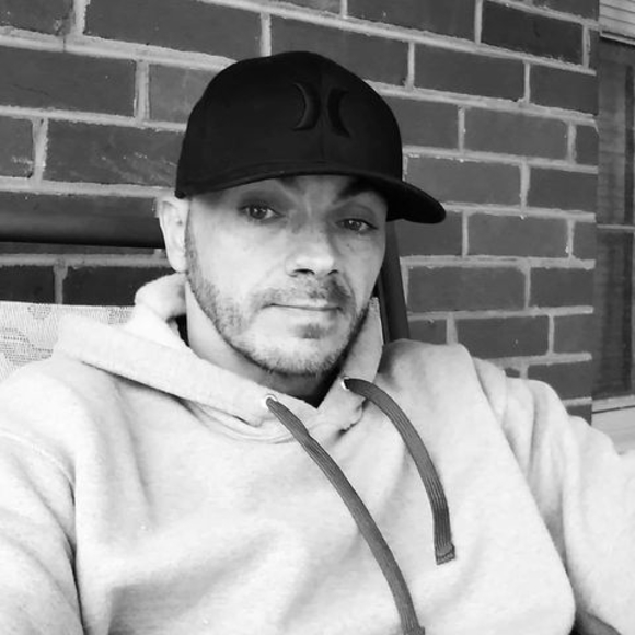 Profile Picture of John Plummer (@johnplummer949) on Poshmark