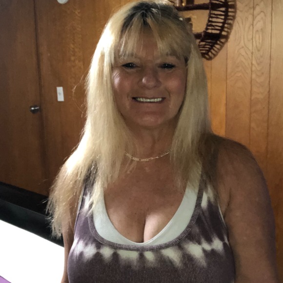 Profile Picture of Brenda Lacaze (@brendaintexas) on Poshmark