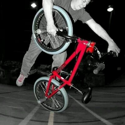 Profile Picture of Matthew Dyer (@mattdennydyer) on Twitter