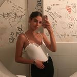 Profile Picture of Laura (@lauracorderroure) on Instagram