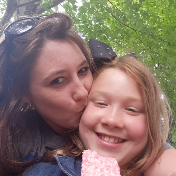 Profile Picture of Krystal Cologgi (@krystal2984) on Poshmark