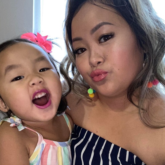 Profile Picture of Pa Yang (@padrayang92) on Poshmark