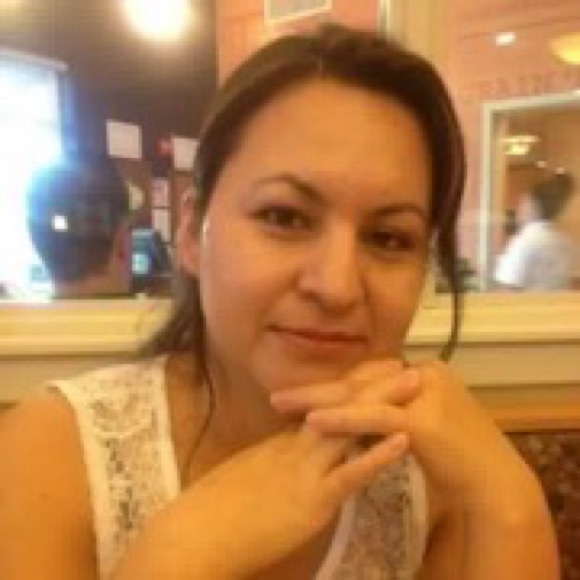 Profile Picture of Adelina Tello (@adelinatello) on Poshmark