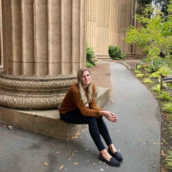Profile Picture of Katierae Mcomber (@katierae_m) on Poshmark
