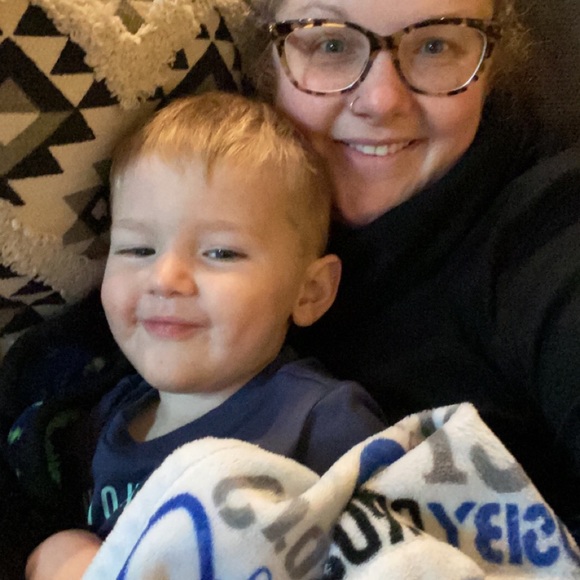 Profile Picture of Kim Yonkers (@kimmeryonks) on Poshmark