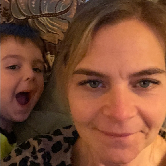 Profile Picture of Jennifer Jagde (@jenniferjagde) on Poshmark