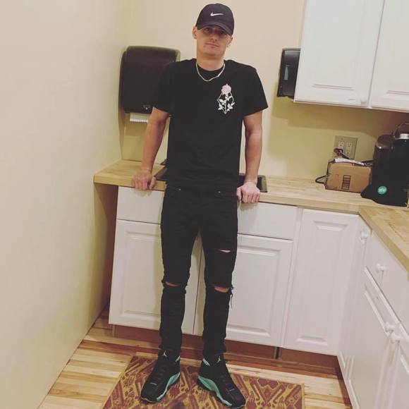 Profile Picture of Michael Holbrook (@mhpocky) on Poshmark
