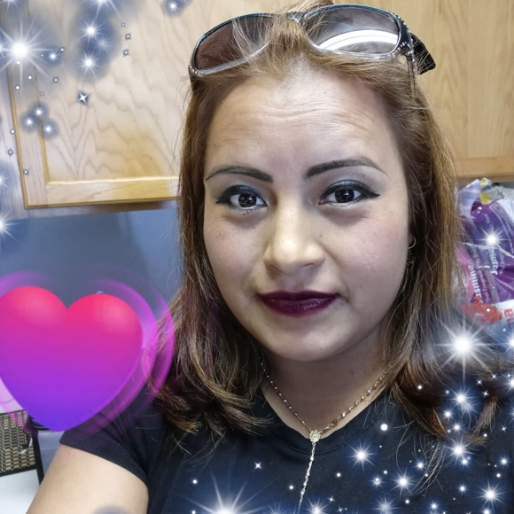 Profile Picture of Gissel Gissel (@gisselgissel) on Poshmark