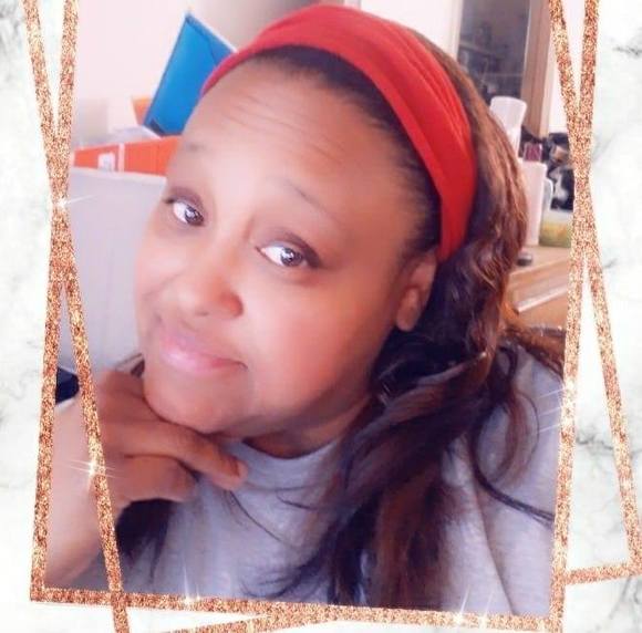 Profile Picture of Danielle Rhodes (@danni220) on Poshmark