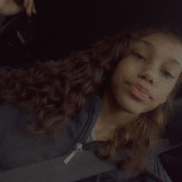 Profile Picture of Jalaya Gums (@jalayagums06) on Poshmark