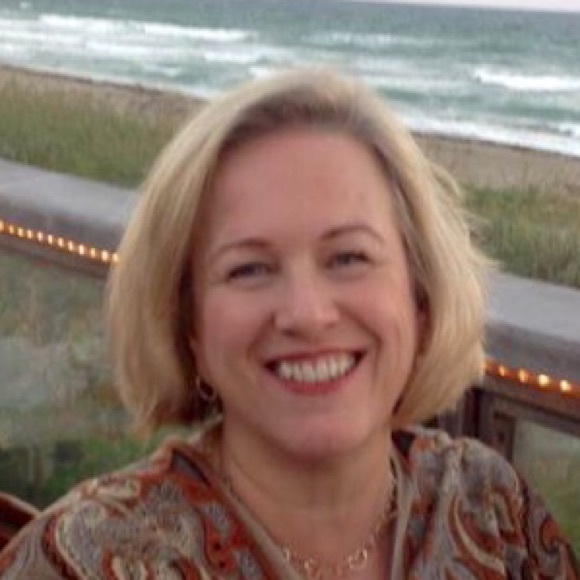 Profile Picture of Denise Metzner (@denisegrace) on Poshmark